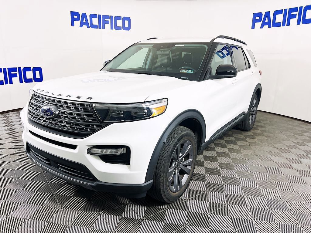 Certified 2023 Ford Explorer XLT w/ Equipment Group 202A AWD/4WD image 7