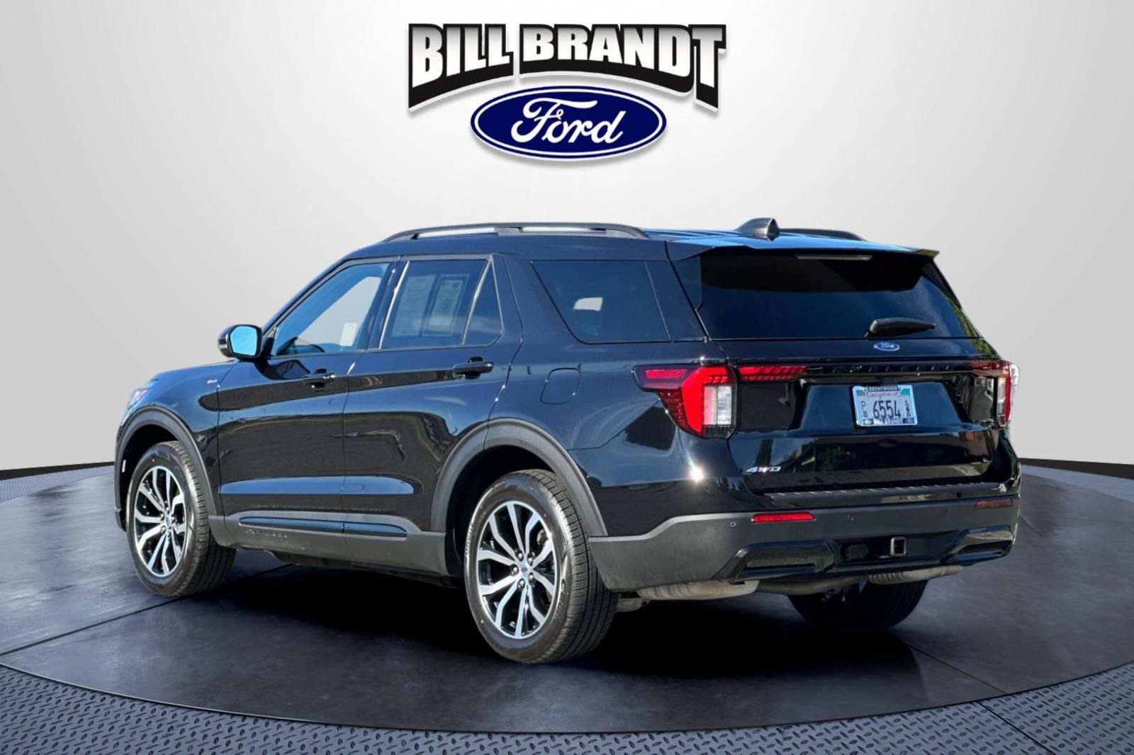 Certified 2025 Ford Explorer ST-Line AWD/4WD image 5
