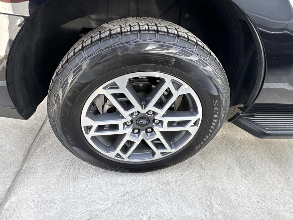 Certified 2025 Ford Expedition Active image 12