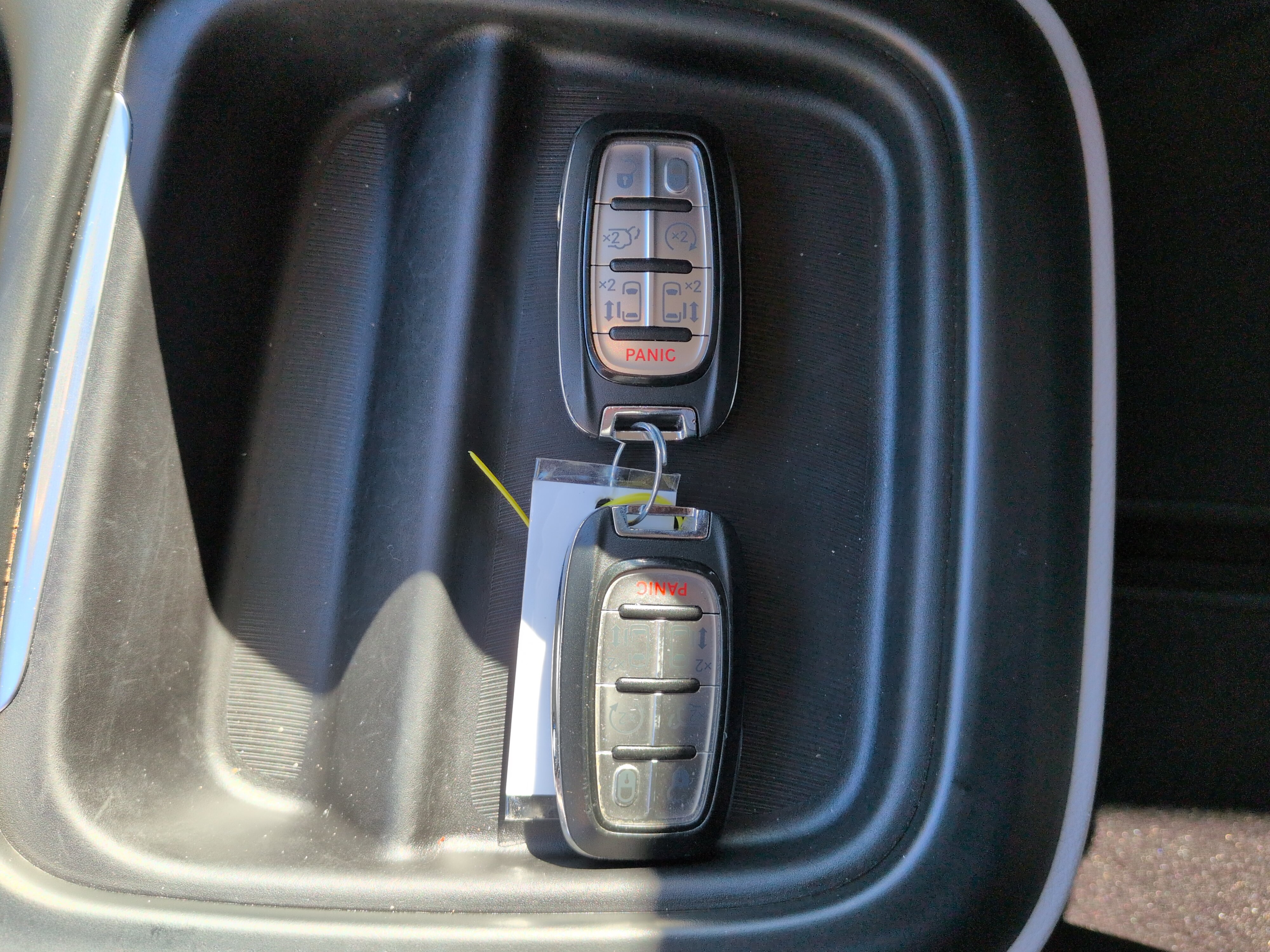 Used 2020 Chrysler Pacifica Touring-L FWD image 26