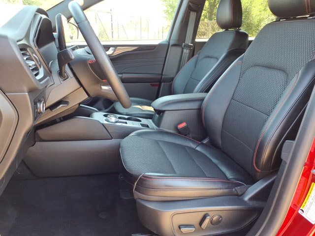 Certified 2024 Ford Escape ST-Line w/ Tech Pack #1 AWD/4WD image 3