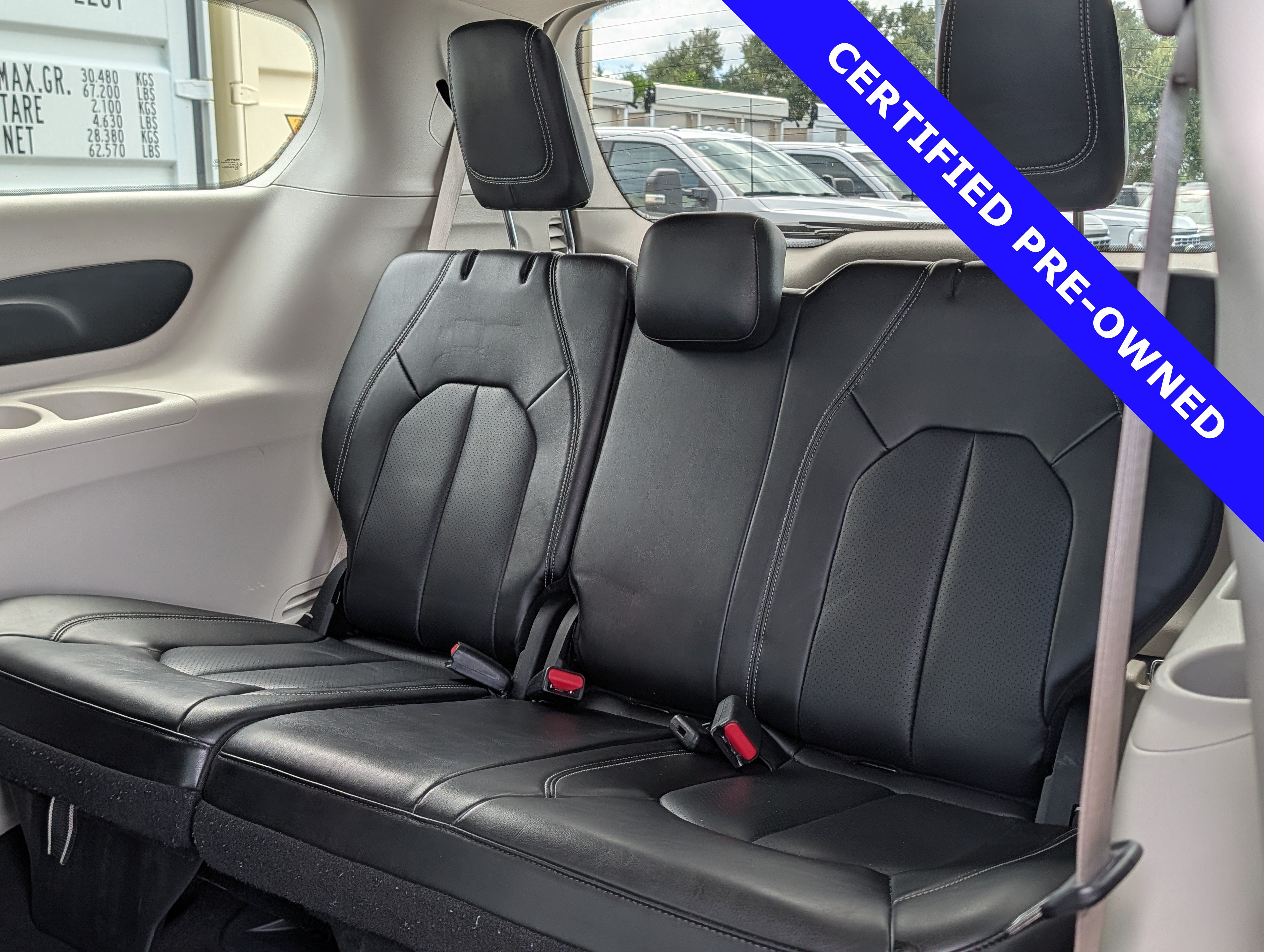 Used 2023 Chrysler Pacifica Touring-L FWD image 17