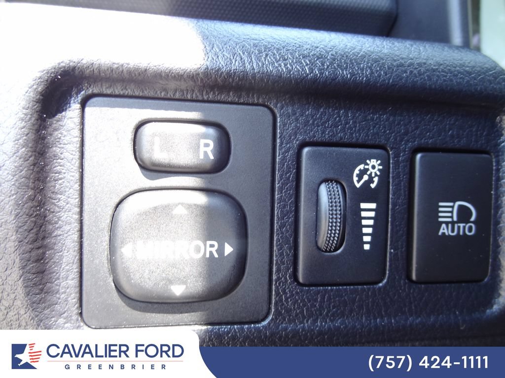 Used 2023 Toyota 4Runner Limited AWD/4WD image 17
