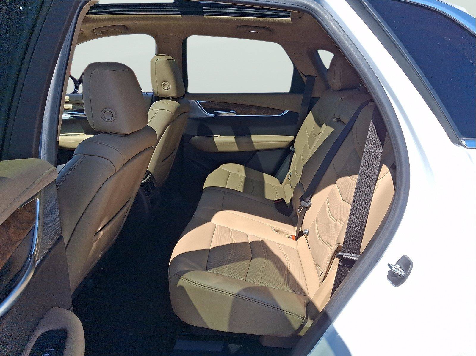 Used 2023 Cadillac XT5 Premium Luxury w/ Platinum Package FWD image 10
