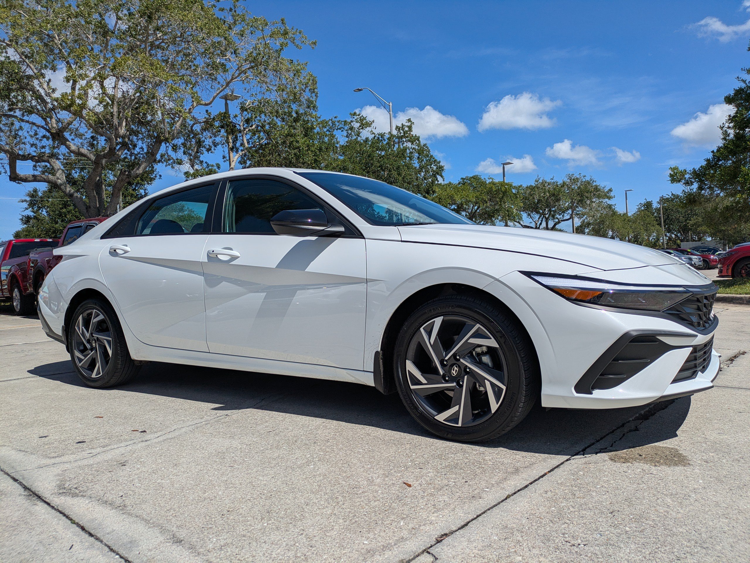 Used 2025 Hyundai Elantra Sport FWD image 19