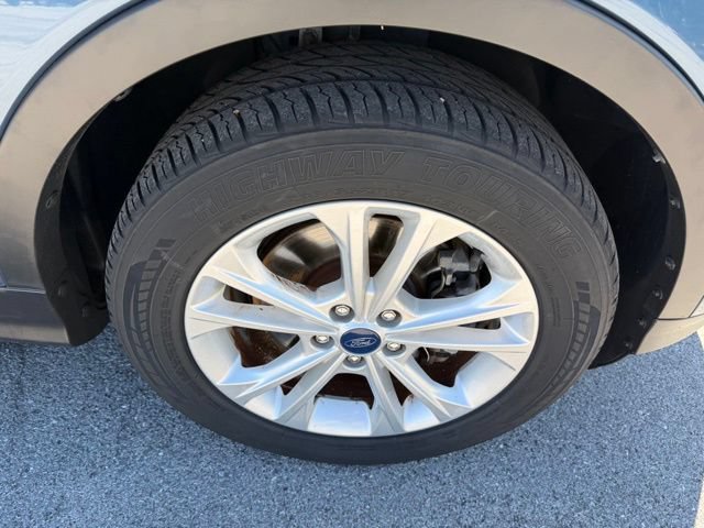 Certified 2018 Ford Escape SE w/ SE Sync 3 Package AWD/4WD image 10