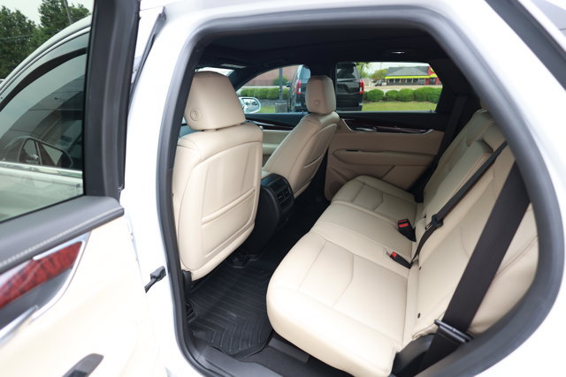 Used 2017 Cadillac XT5 Premium Luxury AWD/4WD image 11