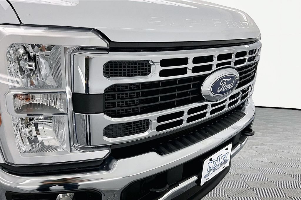 Certified 2025 Ford F250 XLT w/ FX4 Off-Road Package AWD/4WD image 29