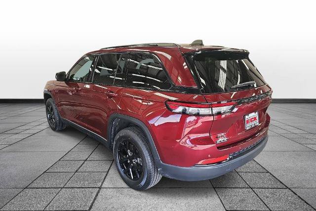 Used 2024 Jeep Grand Cherokee Altitude AWD/4WD image 7