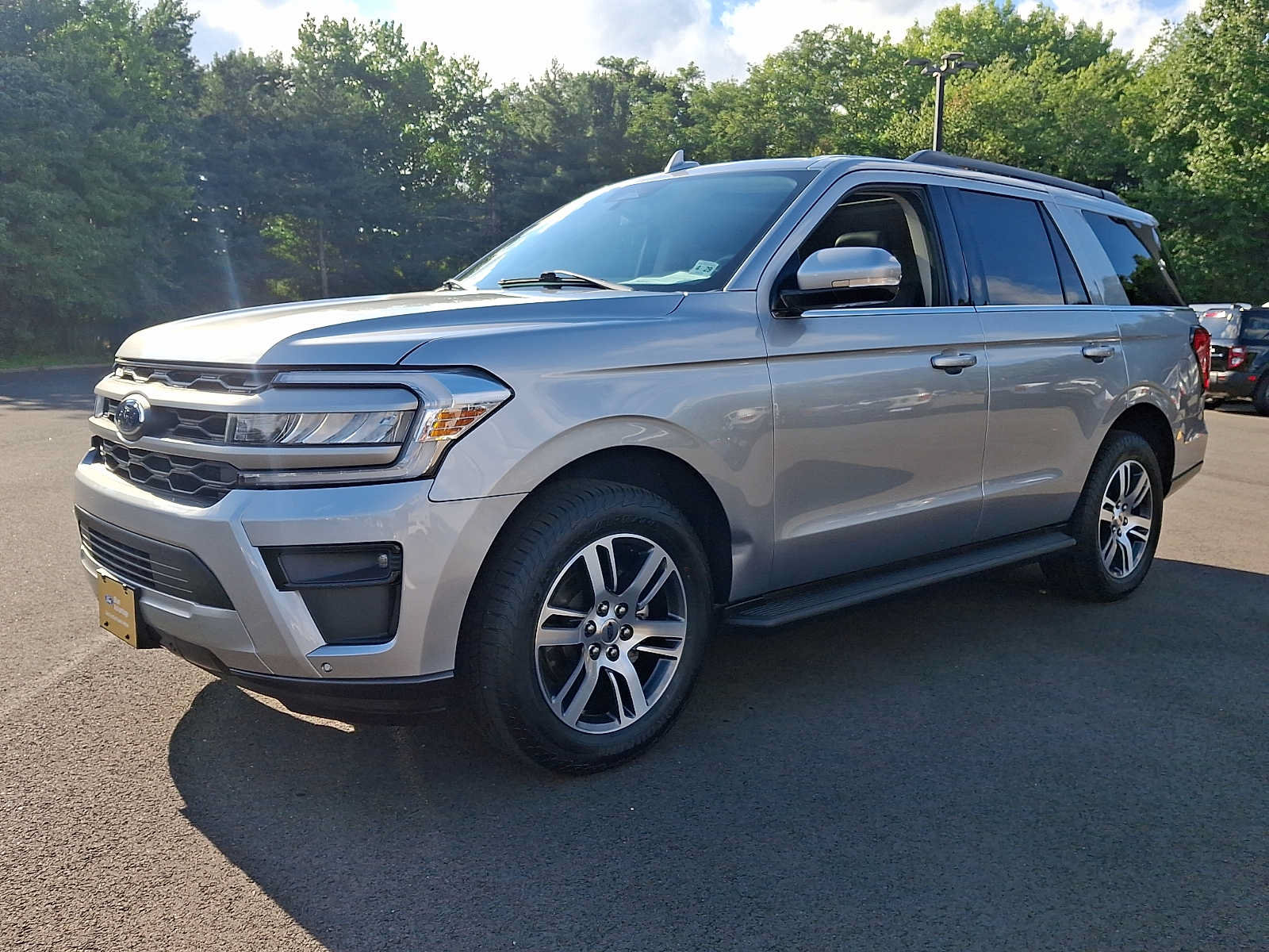 Certified 2024 Ford Expedition XLT AWD/4WD image 3