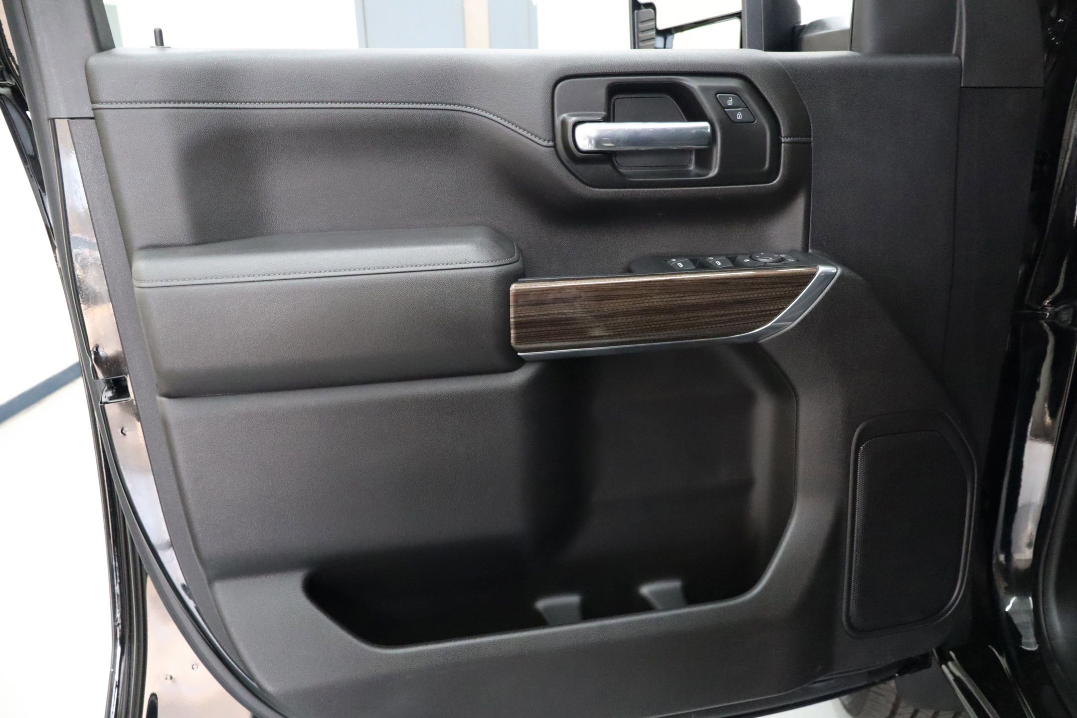 Used 2023 Chevrolet Silverado 3500 LT w/ Convenience Package image 13