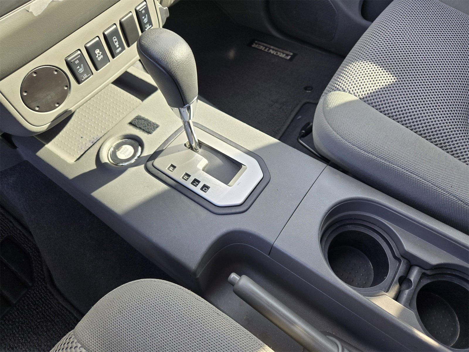 Used 2020 Nissan Frontier SV w/ Midnight Edition Floor Mats image 18