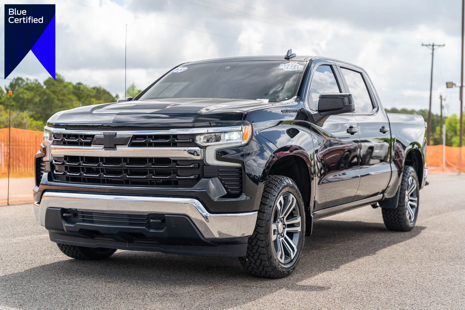 Used 2023 Chevrolet Silverado 1500 LT image 1