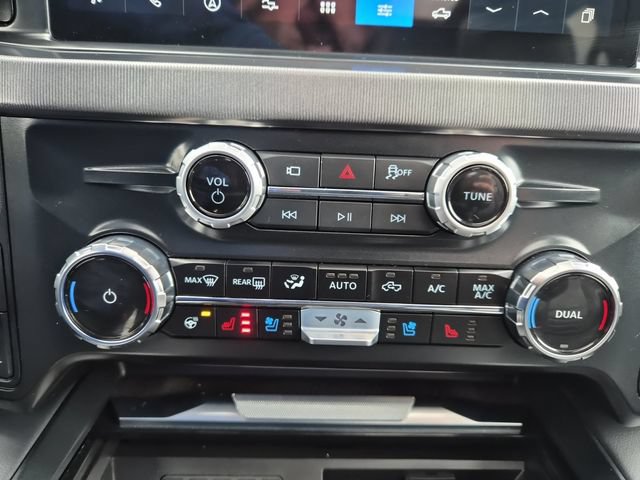Certified 2025 Ford F350 Platinum w/ Tremor Off-Road Package AWD/4WD image 17