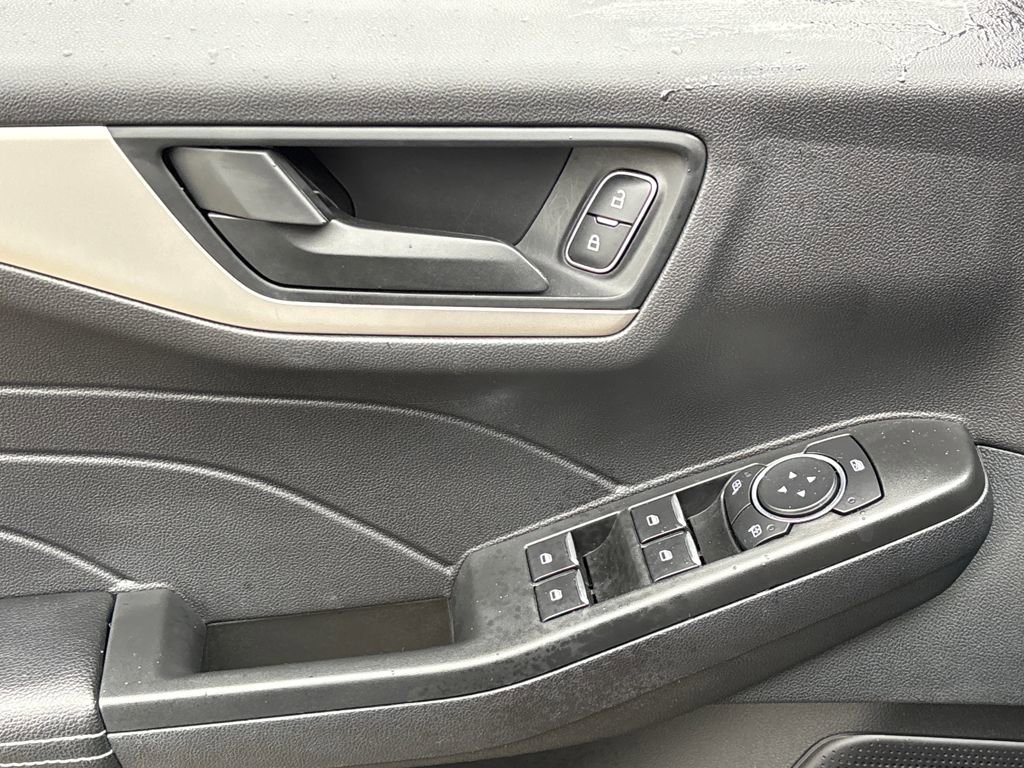 Certified 2022 Ford Escape SE w/ Convenience Package image 16