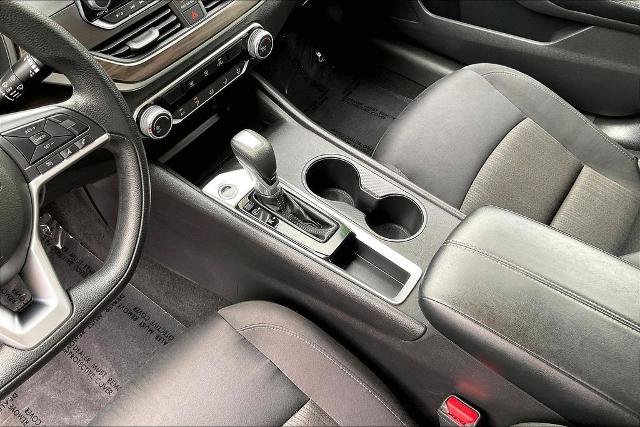 Used 2025 Nissan Altima 2.5 SV FWD image 15