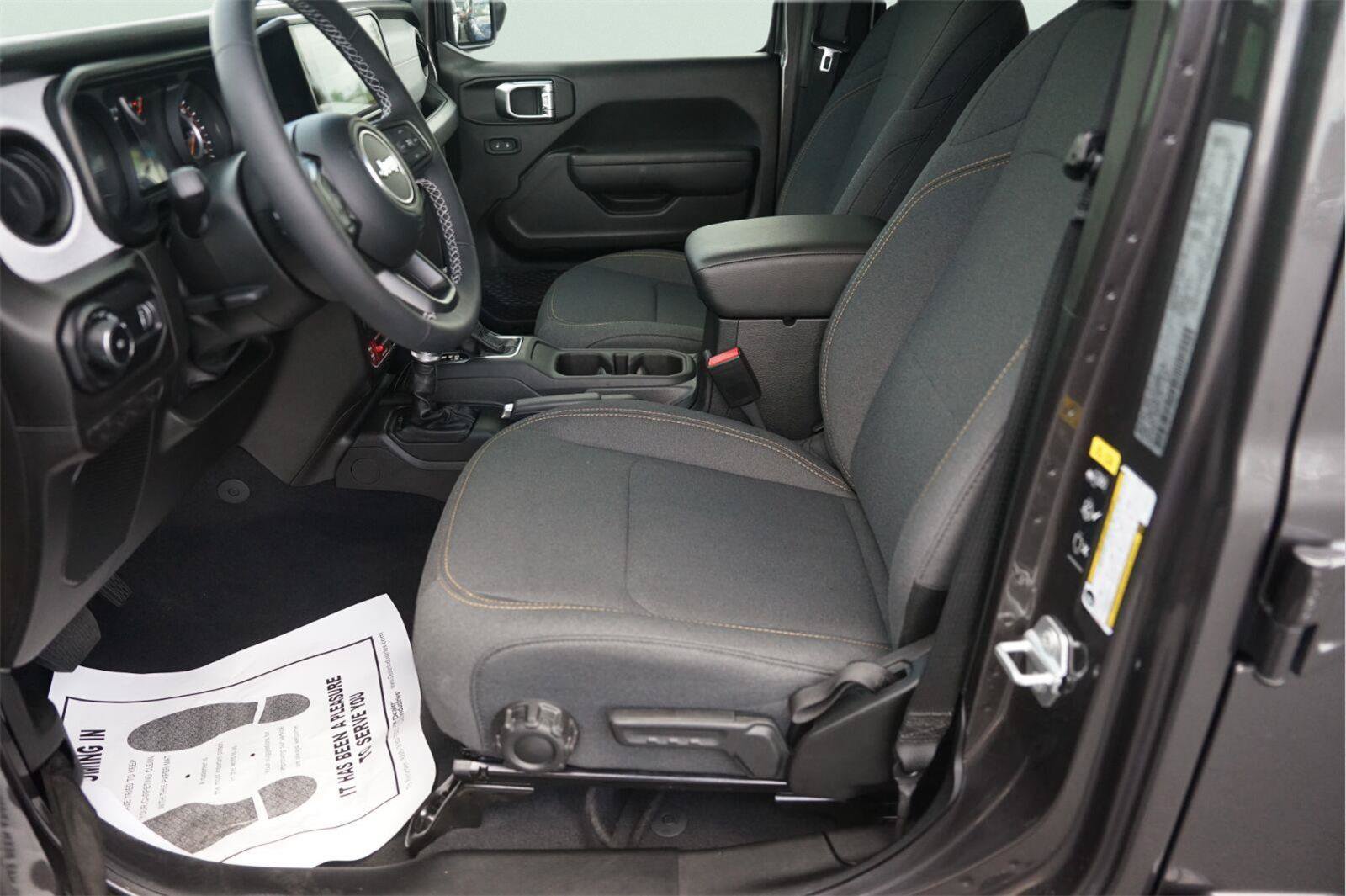 Used 2025 Jeep Wrangler Unlimited Sport AWD/4WD image 9