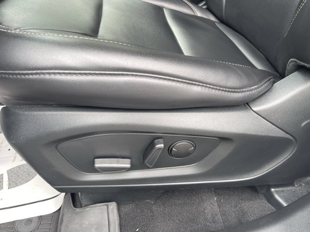 Certified 2023 Ford Explorer XLT w/ Equipment Group 202A AWD/4WD image 5