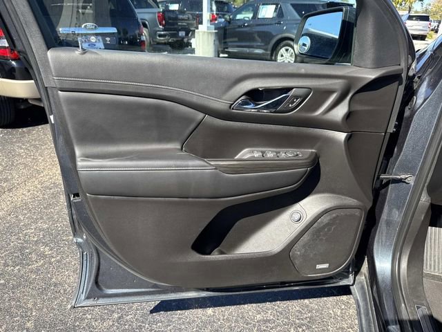 Used 2020 GMC Acadia SLT w/ Driver Alert Package II image 19