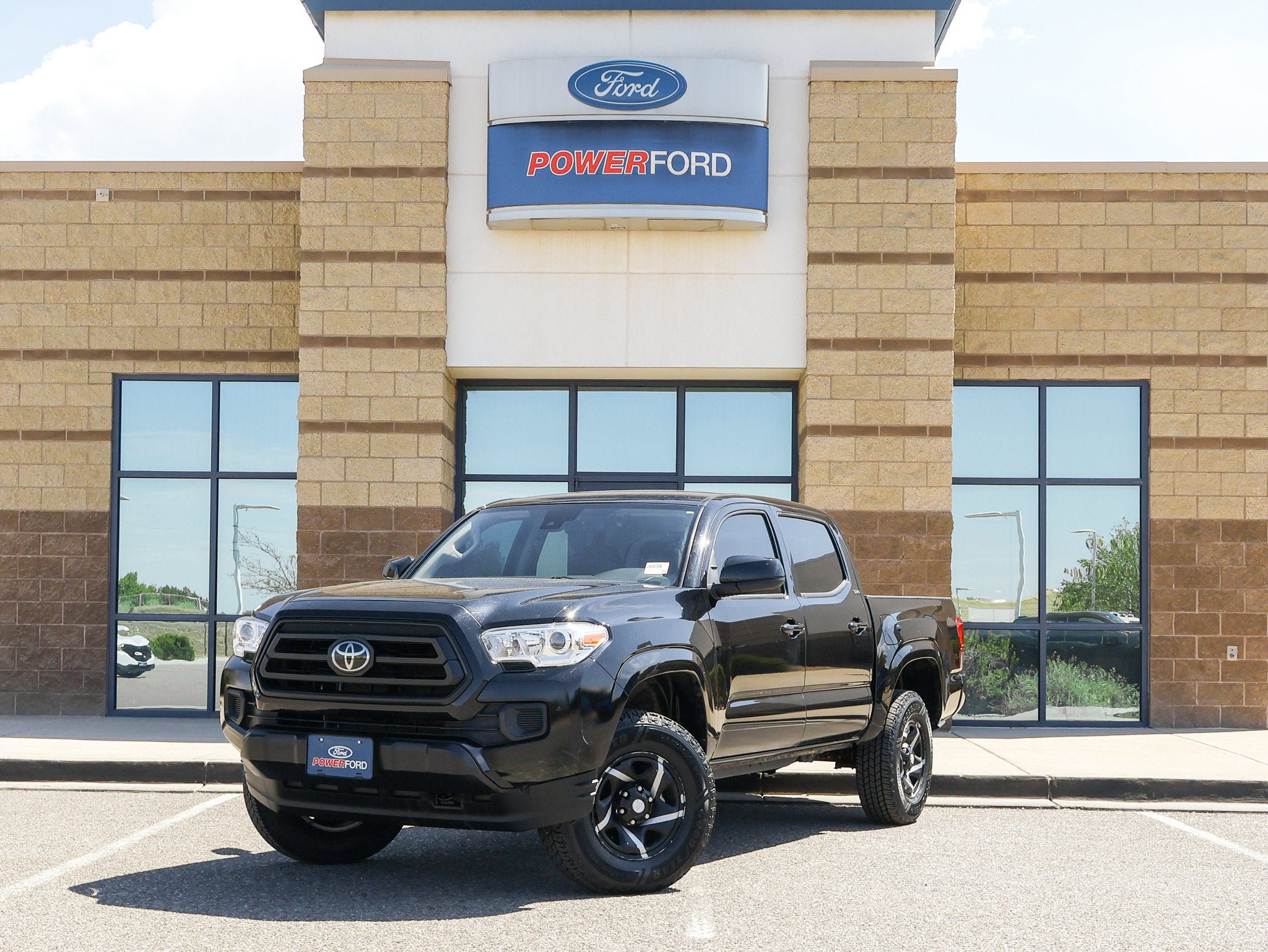 Used 2021 Toyota Tacoma SR AWD/4WD image 2