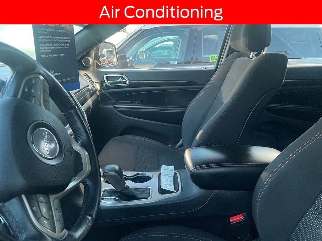 Used 2017 Jeep Grand Cherokee Laredo image 9