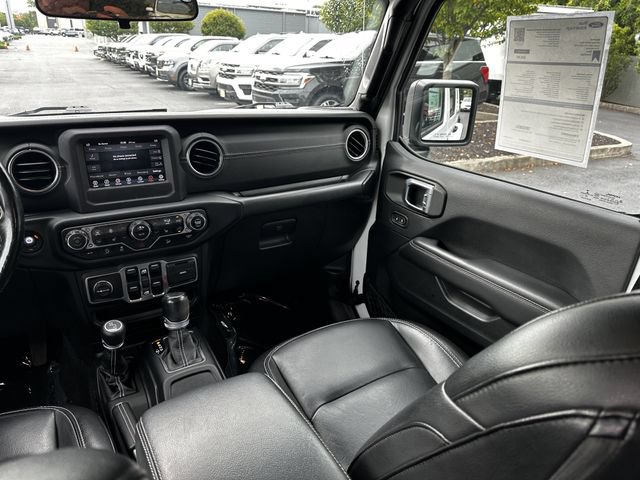 Used 2020 Jeep Wrangler Unlimited Sahara w/ Dual Top Group AWD/4WD image 17
