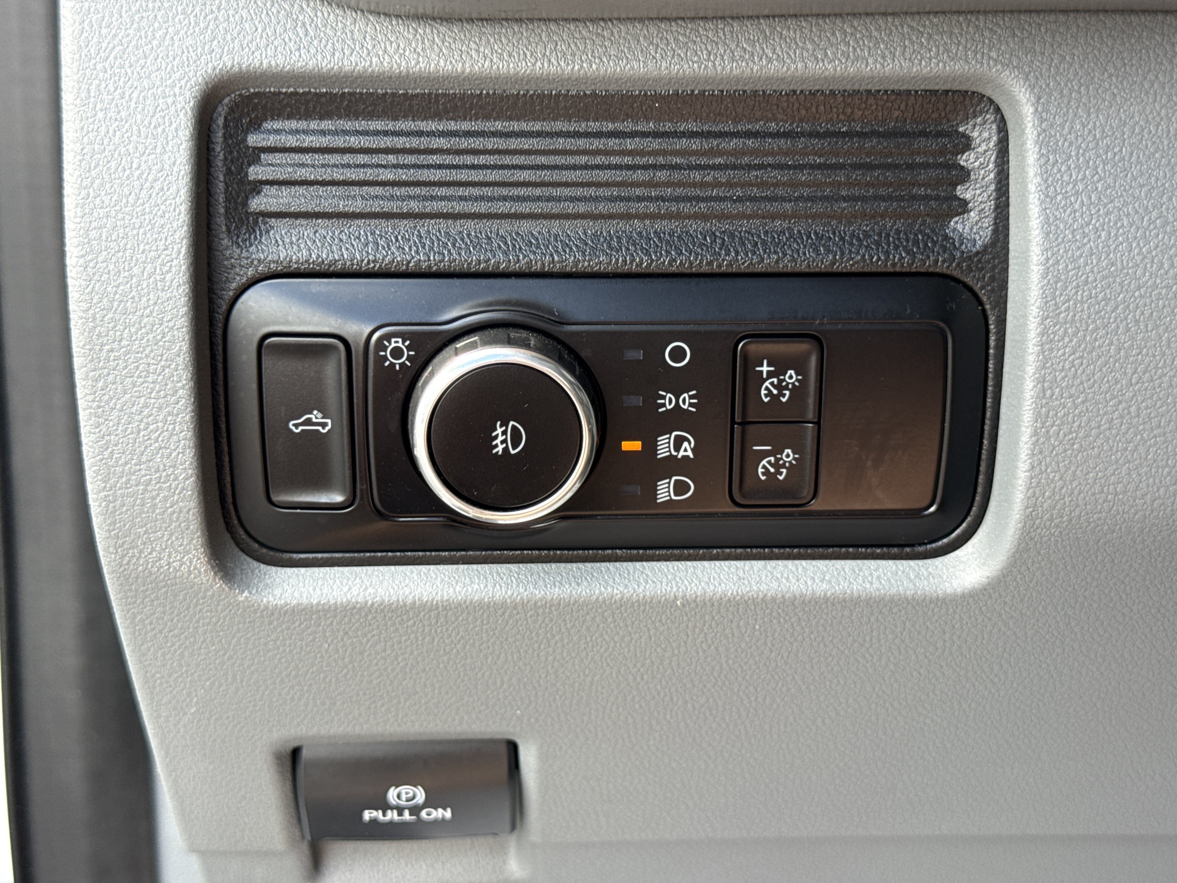 Certified 2023 Ford F450 XLT w/ 360-Degree Camera Package AWD/4WD image 16