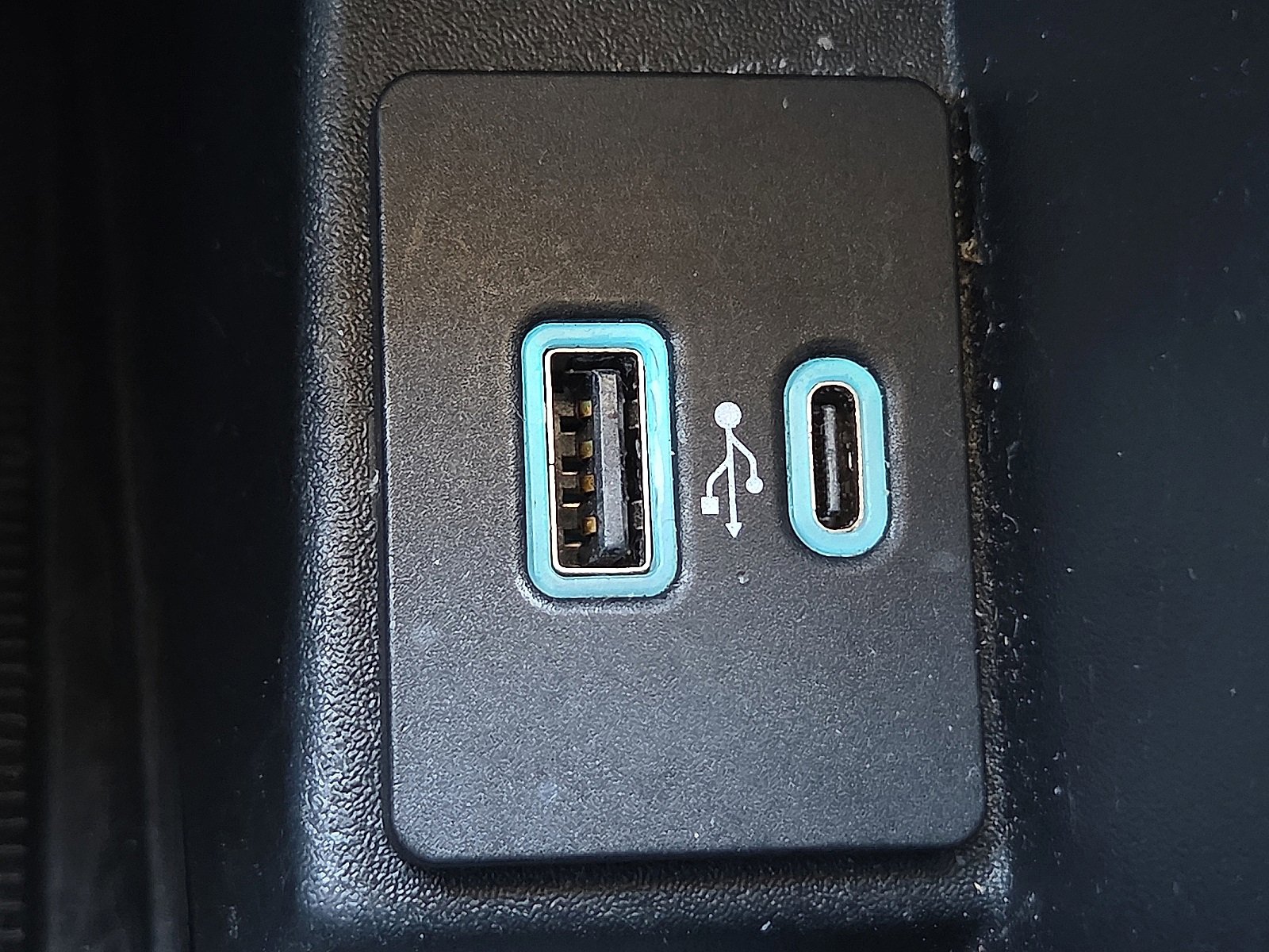 Certified 2023 Ford Edge Titanium image 22