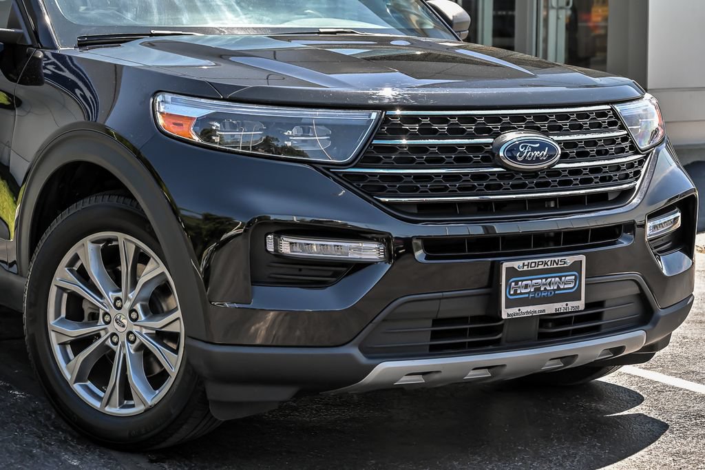 Certified 2023 Ford Explorer XLT w/ Equipment Group 202A AWD/4WD image 2