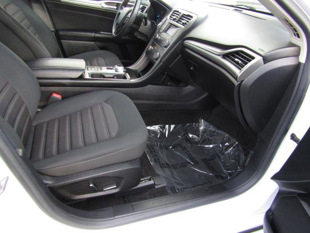 Certified 2018 Ford Fusion SE image 9