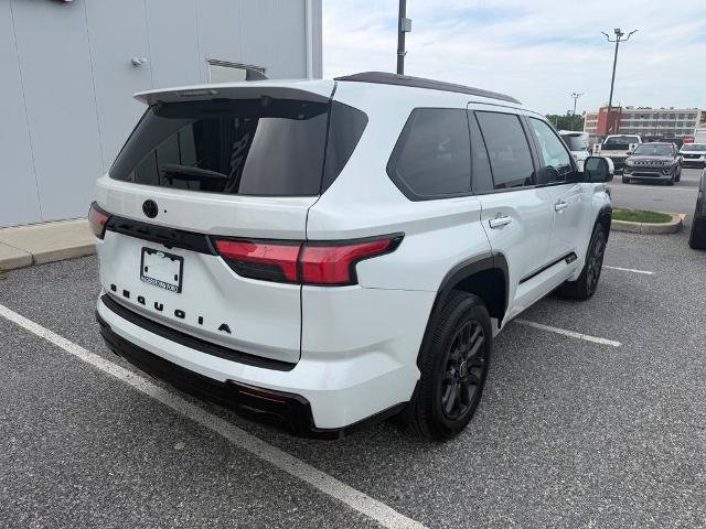 Used 2024 Toyota Sequoia Platinum AWD/4WD image 8