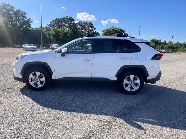 Used 2019 Toyota RAV4 XLE w/ Convenience Package FWD image 4