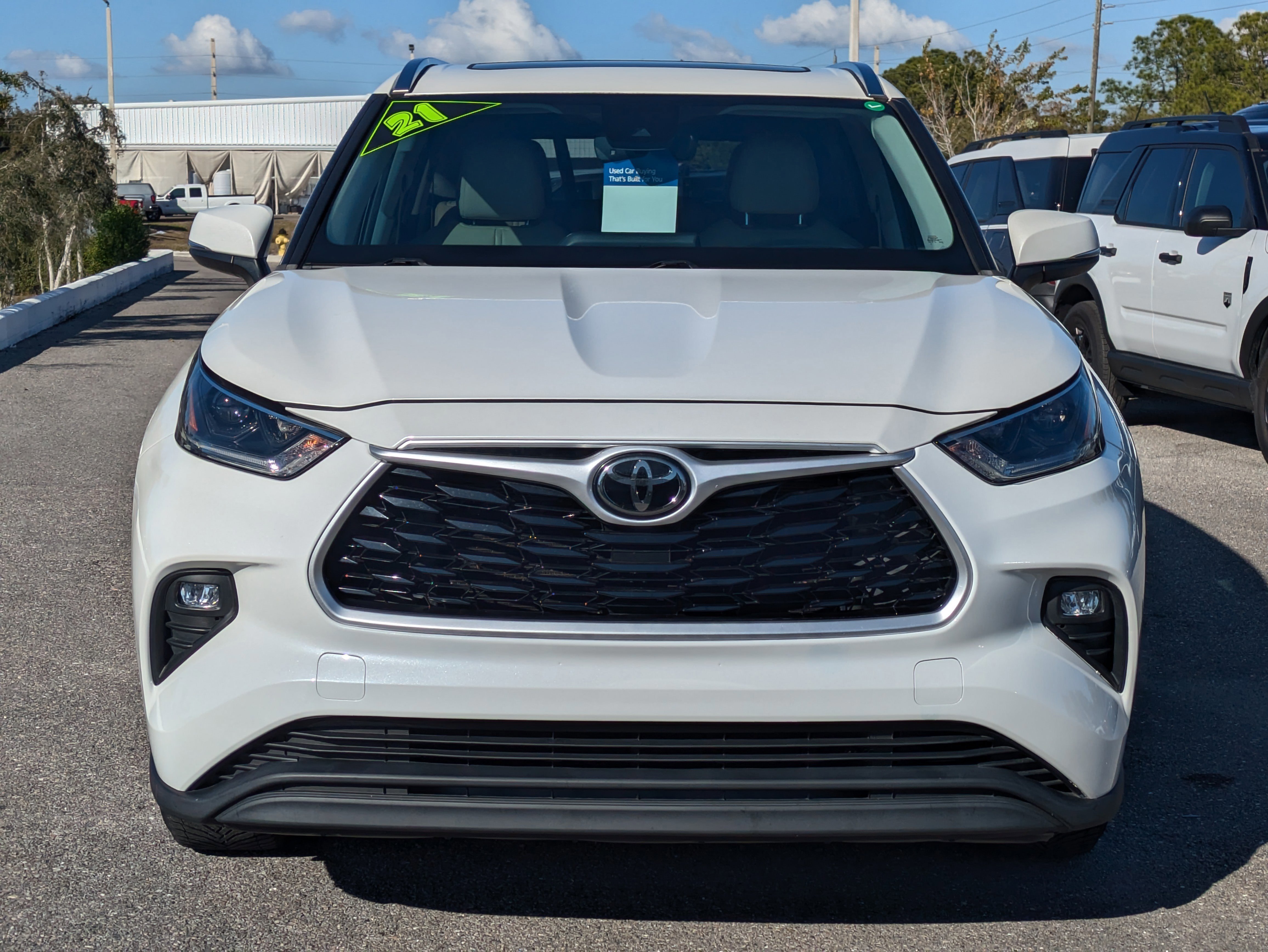 Used 2021 Toyota Highlander XLE image 9