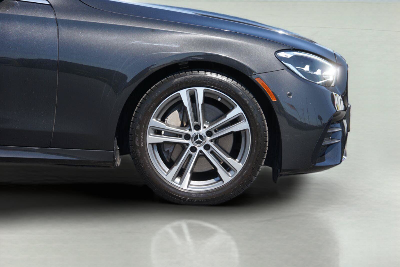 Used 2021 Mercedes-Benz E 350 Sedan image 4