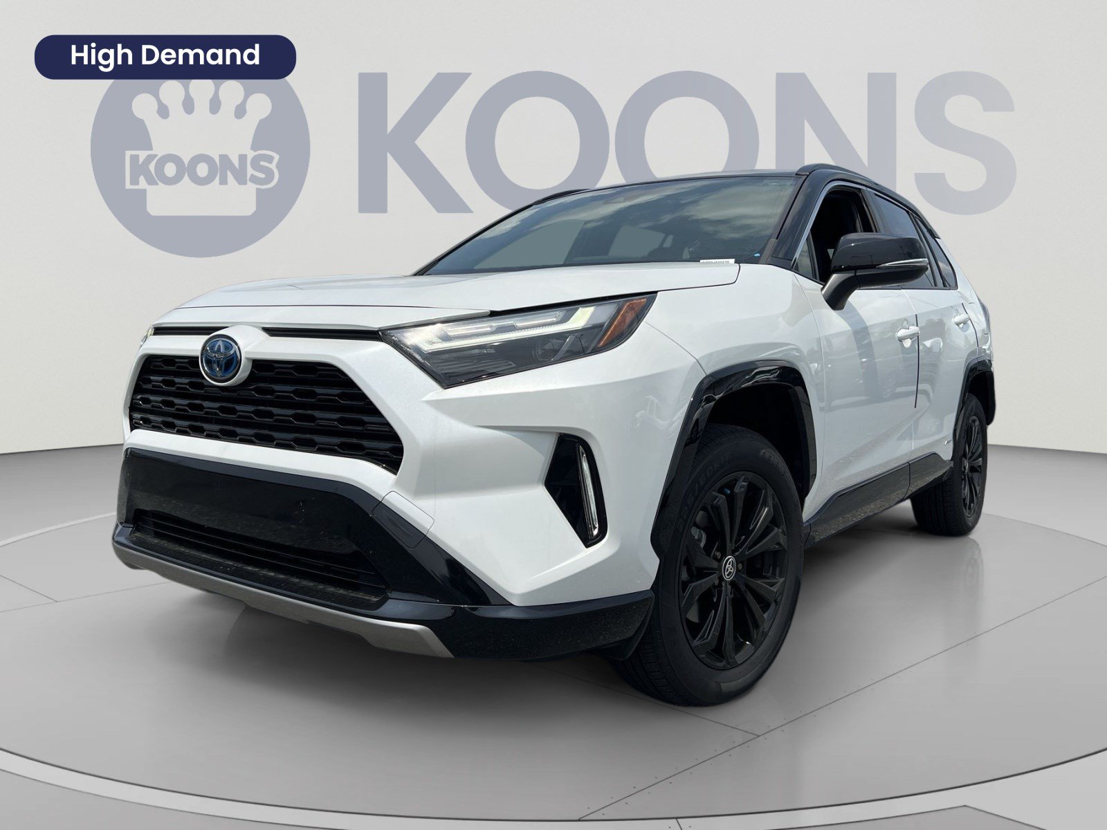 Used 2023 Toyota RAV4 XSE AWD/4WD image 1
