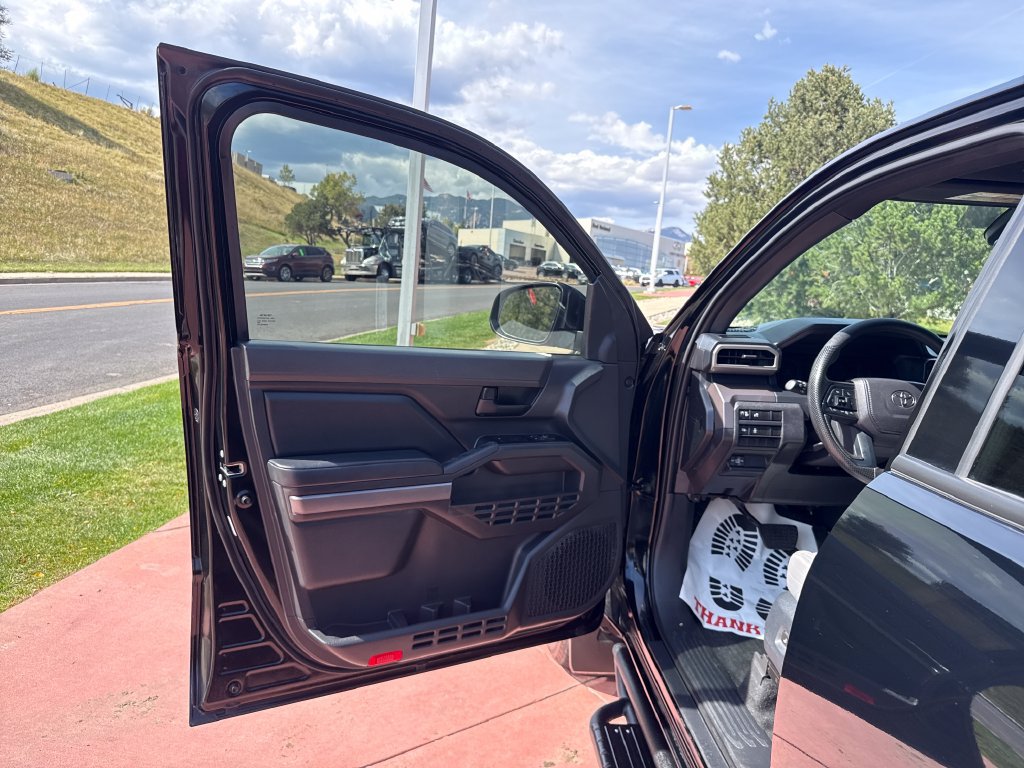 Used 2026 Toyota Tacoma SR5 AWD/4WD image 10