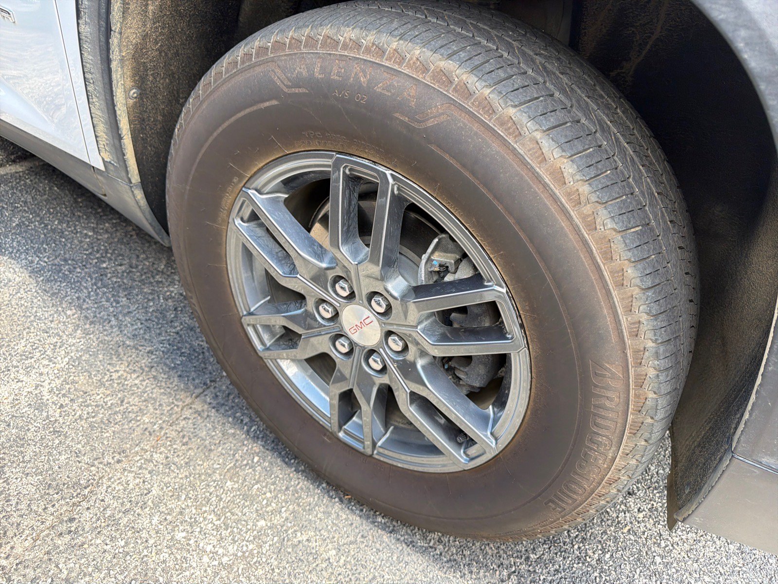 Used 2025 GMC Acadia Elevation FWD image 7