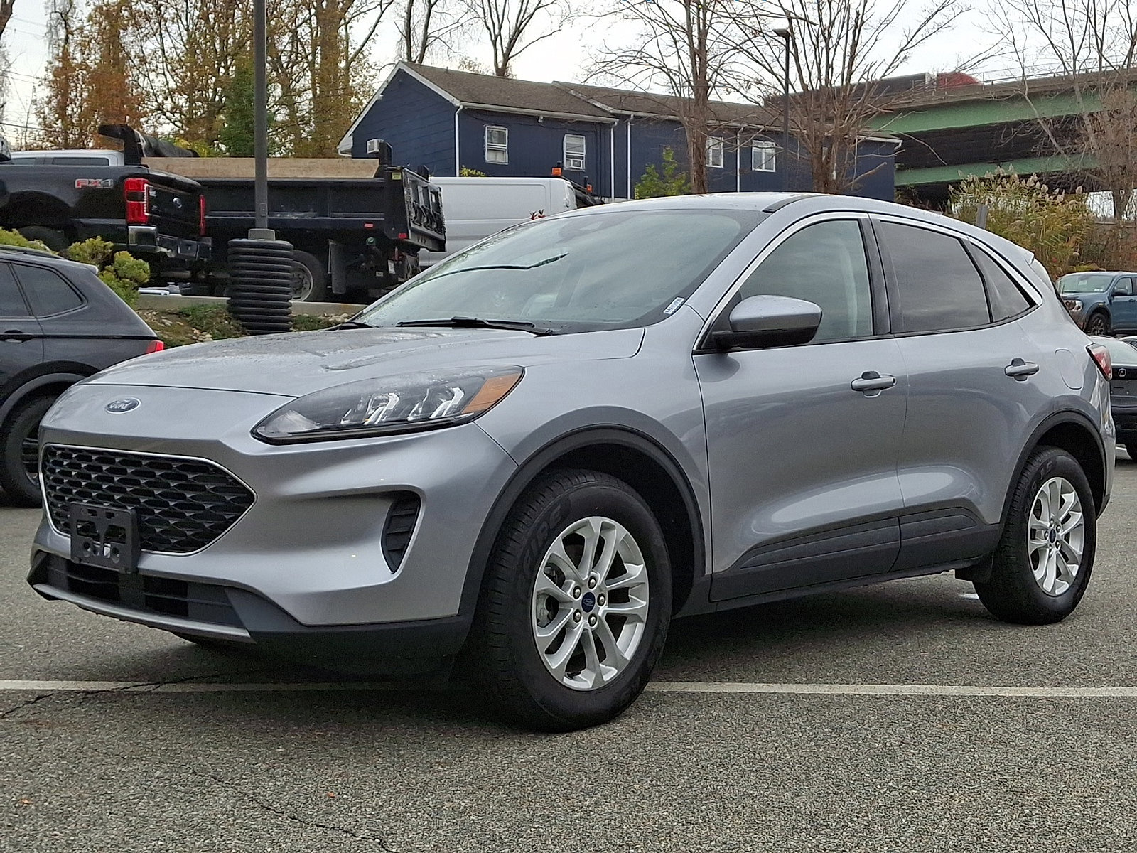 Certified 2021 Ford Escape SE image 2