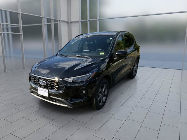 Certified 2025 Ford Escape ST-Line Select AWD/4WD image 3