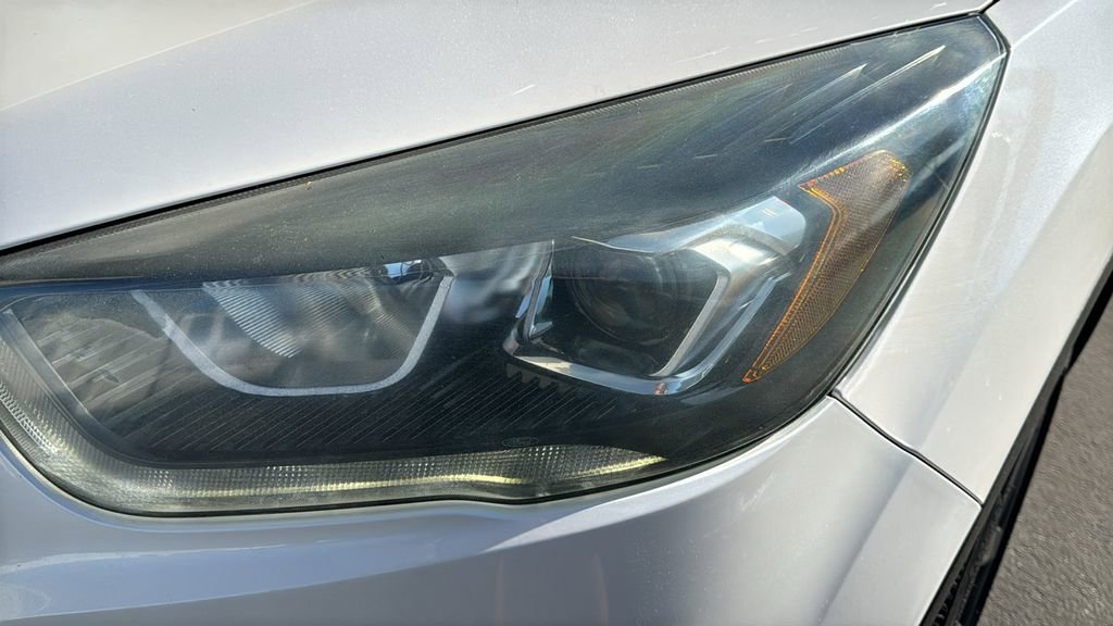 Certified 2017 Ford Escape SE w/ SE Sport Appearance Package image 6