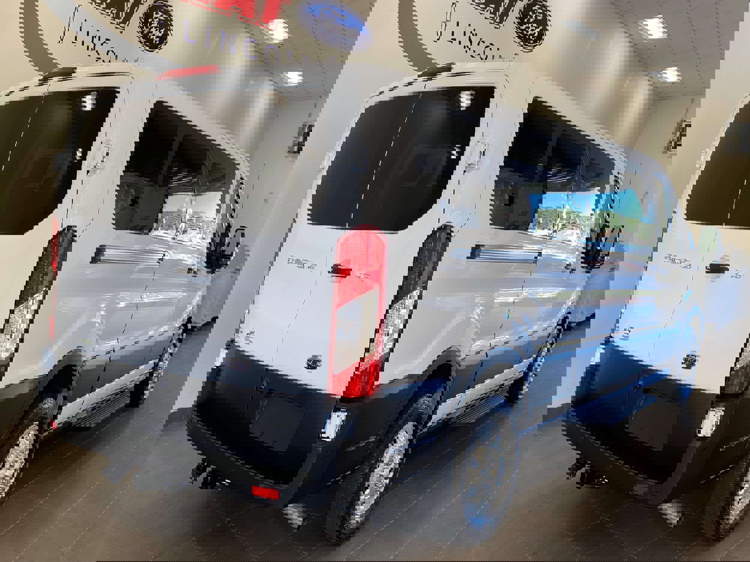 Certified 2025 Ford Transit 350 XLT image 10