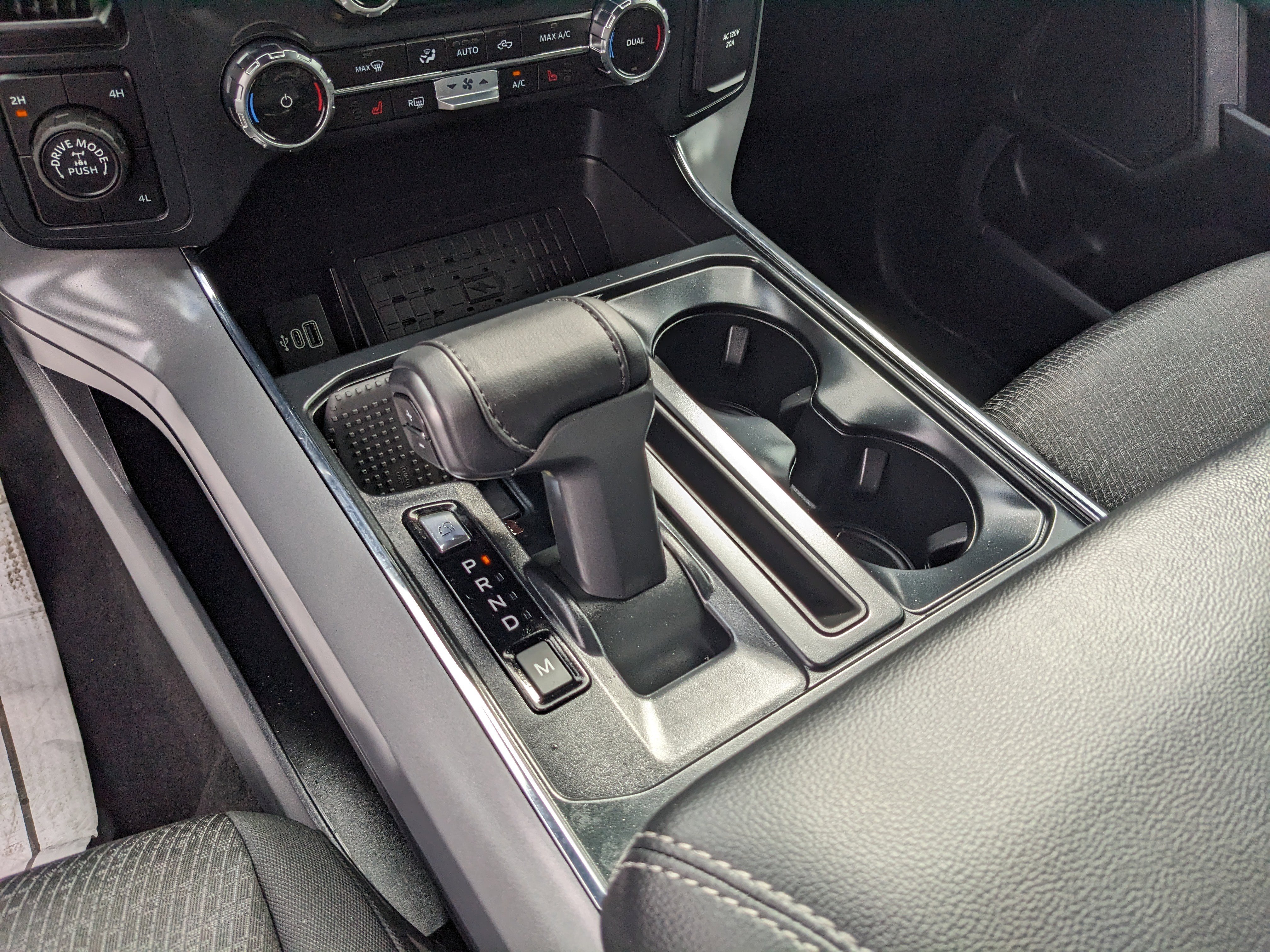 Certified 2025 Ford F150 XLT w/ Equipment Group 302A MID image 26