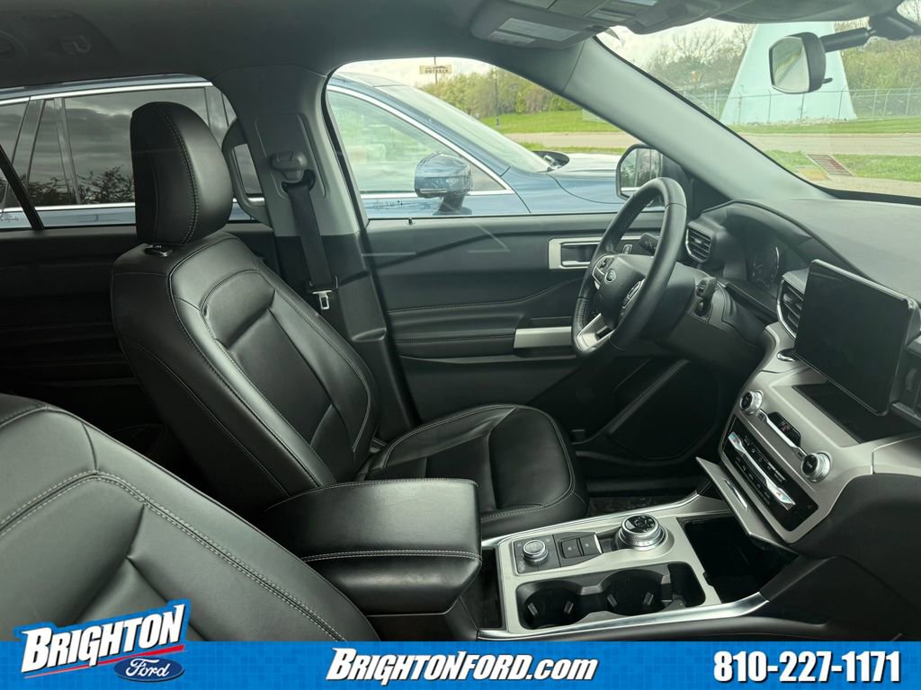 Certified 2024 Ford Explorer XLT w/ Equipment Group 202A AWD/4WD image 7