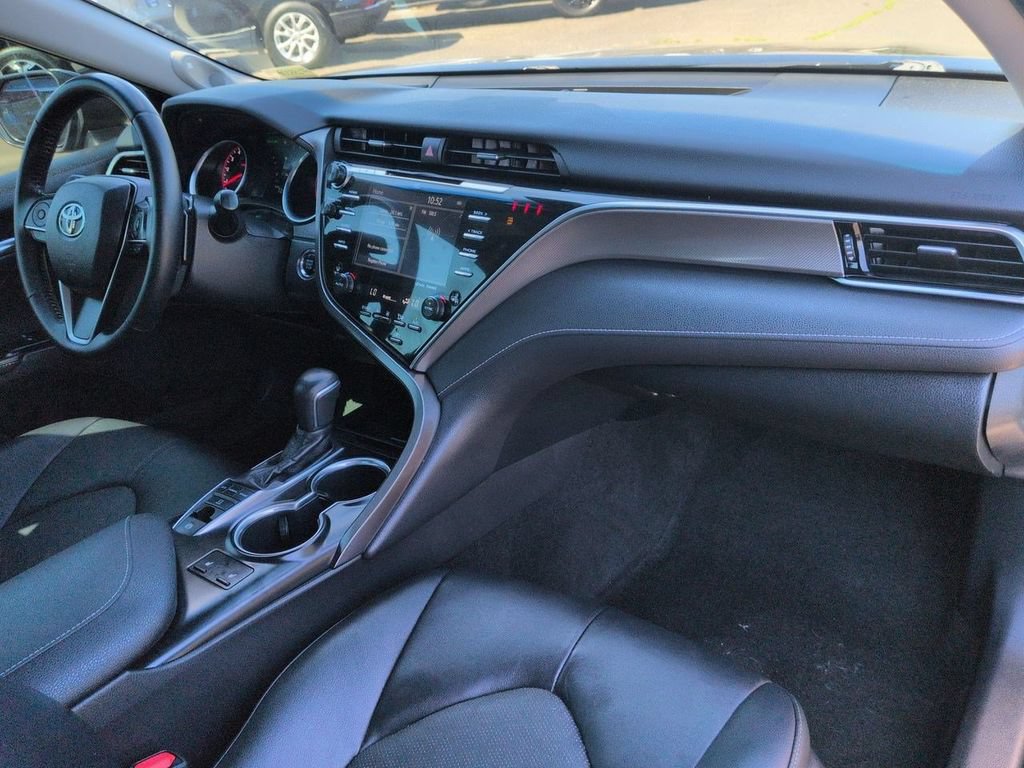 Used 2018 Toyota Camry XSE FWD image 28