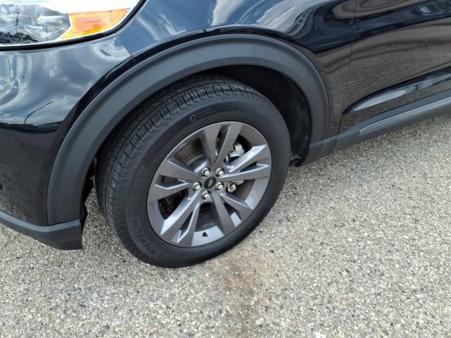 Certified 2024 Ford Explorer XLT w/ Equipment Group 202A AWD/4WD image 4