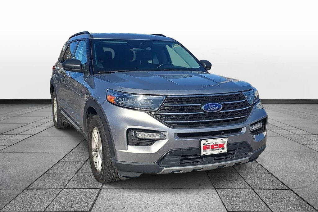 Certified 2023 Ford Explorer XLT w/ Equipment Group 202A AWD/4WD image 2