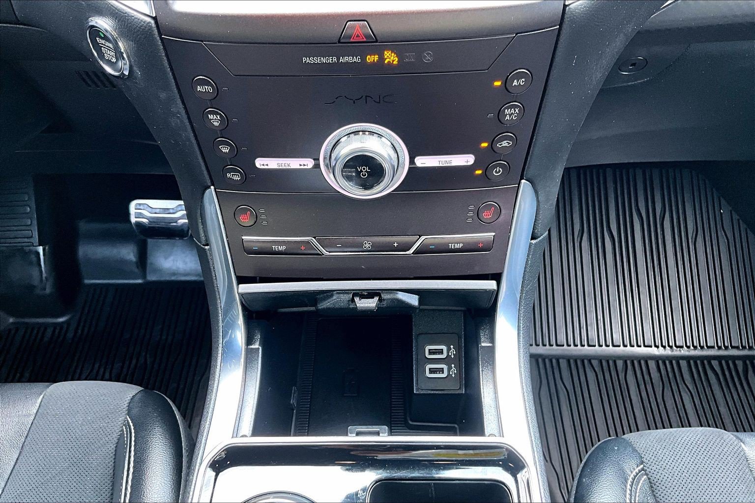 Certified 2020 Ford Edge ST w/ Cold Weather Package AWD/4WD image 24
