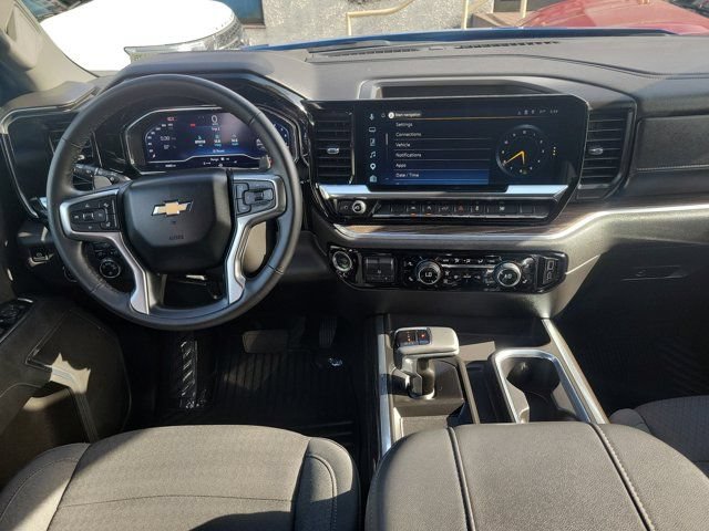 Used 2025 Chevrolet Silverado 1500 LT RWD image 16