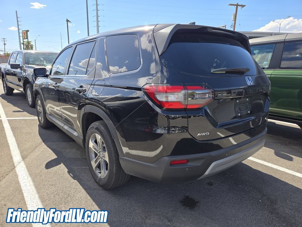 Used 2025 Honda Pilot EX-L image 3