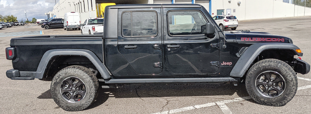Used 2023 Jeep Gladiator Rubicon w/ Cold Weather Group AWD/4WD image 2